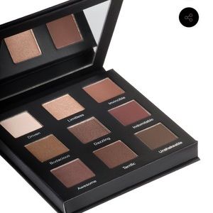 BNIB Realher play book shadow pallet nudes